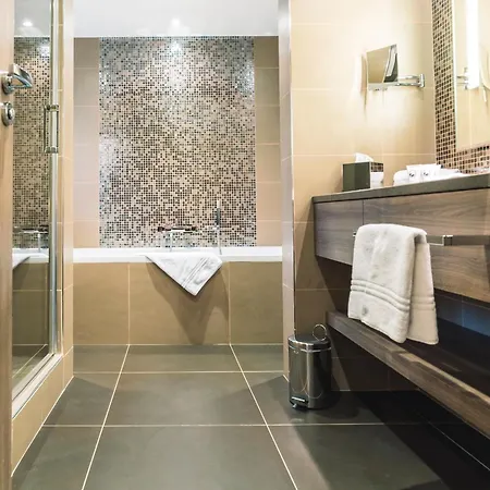 Le Savoy 4*