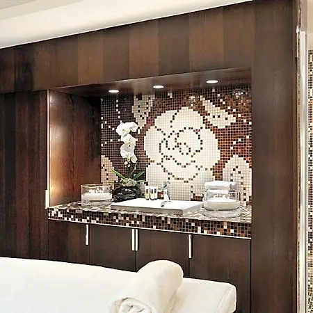 Le Savoy 4*